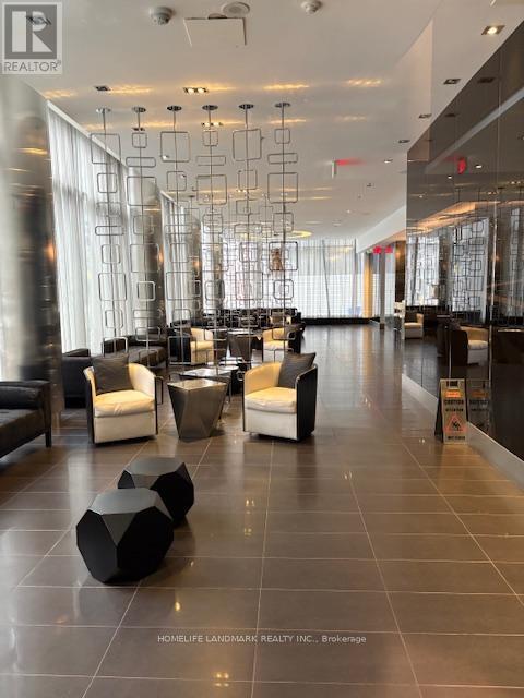 Photo - 28 Ted Rogers Way Unité 703