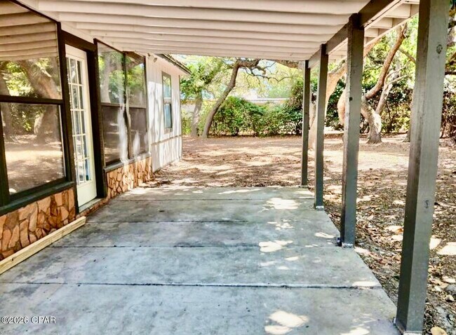 Photo - 1825 Watkins Ave