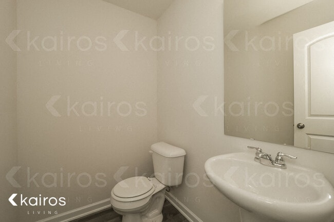 Photo - 429 Waterfall Rd