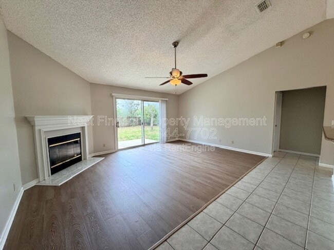 Building Photo - 2094 Forest Gate Dr W