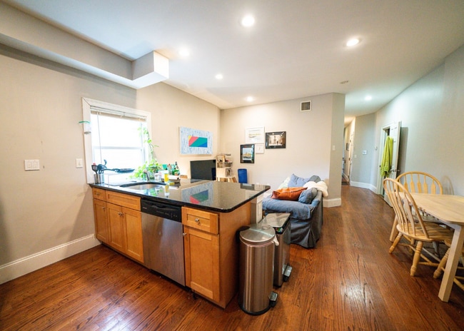 Photo - 344 Centre St Unidad 1