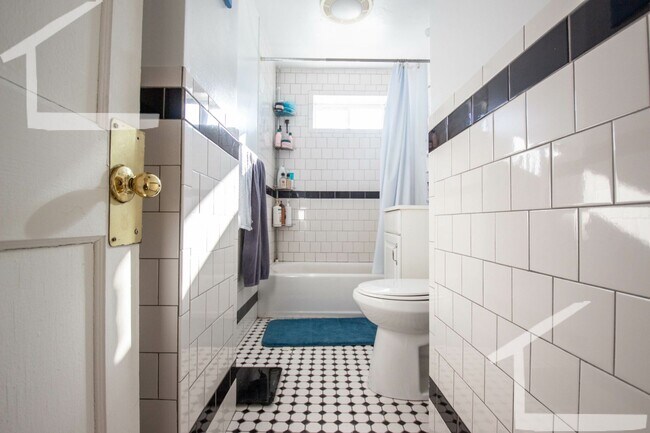 Photo - Nicely located 1 bed split for the upcomin...