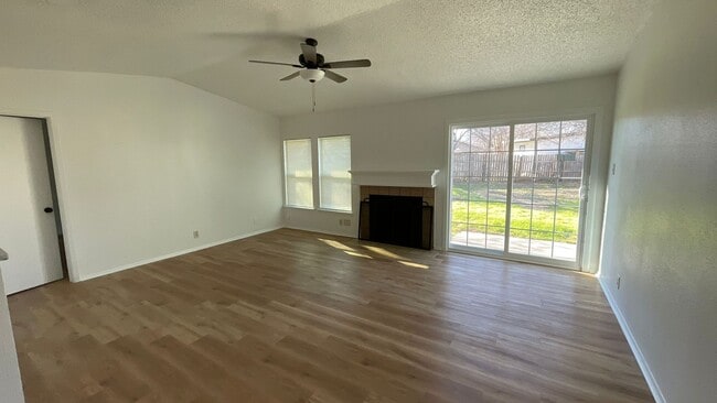 Photo - Large 2/2 duplex with a 2 car garage