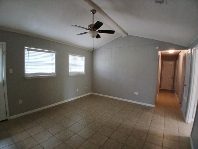 Photo - 4975 Huron Rd