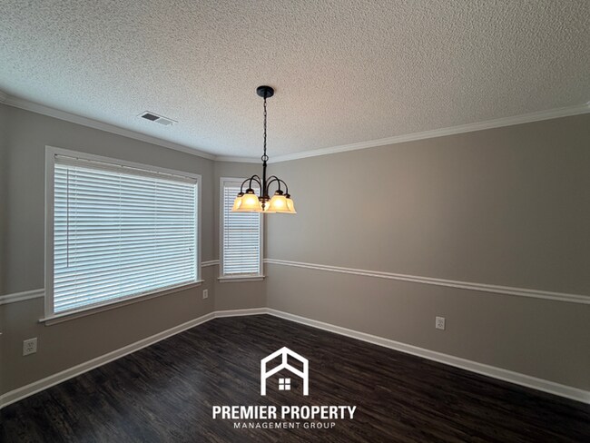 Photo - Bright 3BR/2BA Oakland Home w/ Vaulted Ceilings, Fireplace & Fenced Yard