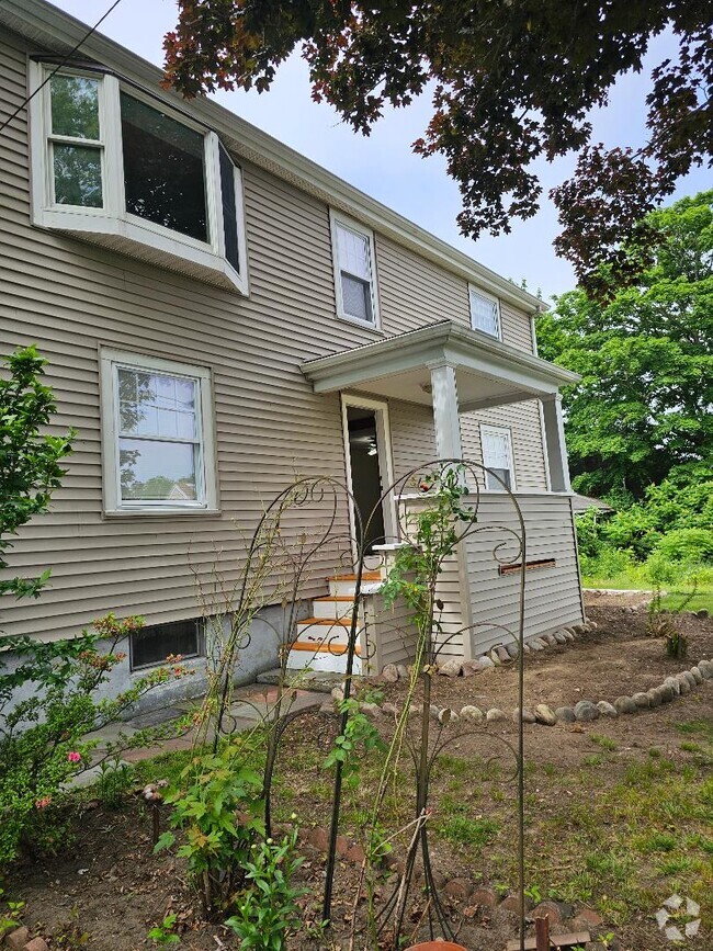 Building Photo - 192 Bayside Ave Unit 1 Rental