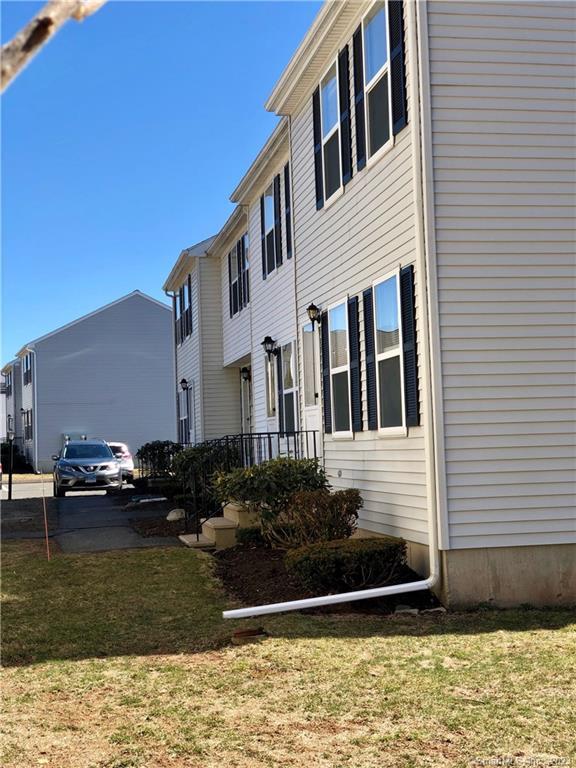 7 Pepperbush Ln Condo Condo for Rent in Glastonbury, CT