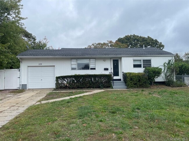 Building Photo - 173 Sugarwood Ln