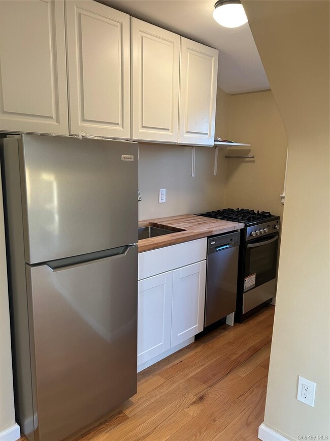 Photo - 631 W Market St Unit 2