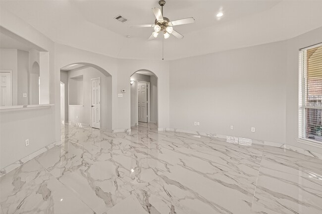 Building Photo - 71 N Forrest Ave