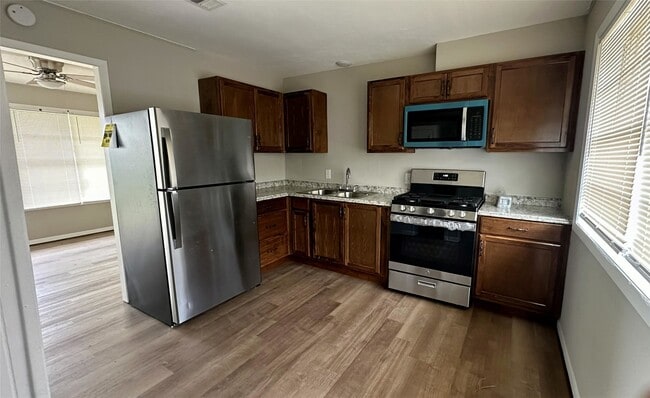 Photo - 402 Bacon St