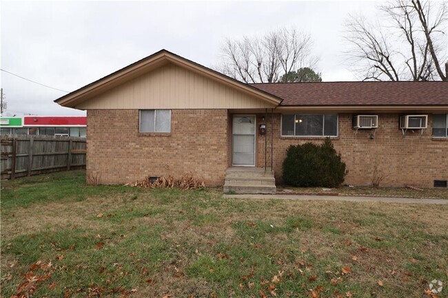 Building Photo - 1007 S Pleasant St Rental