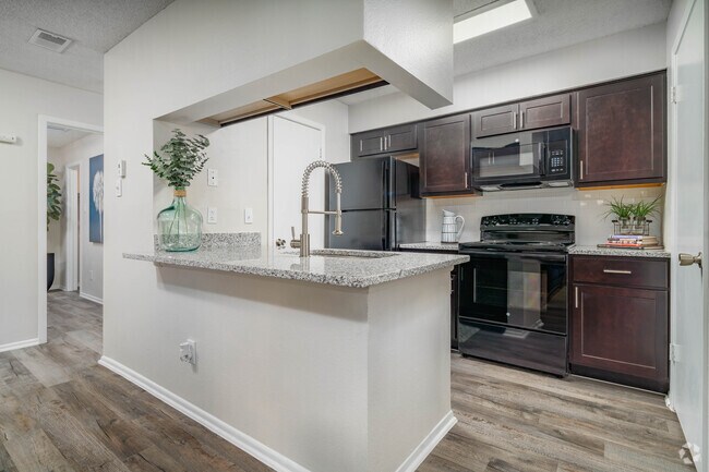 1BR, 1BA - 648SF - Kitchen