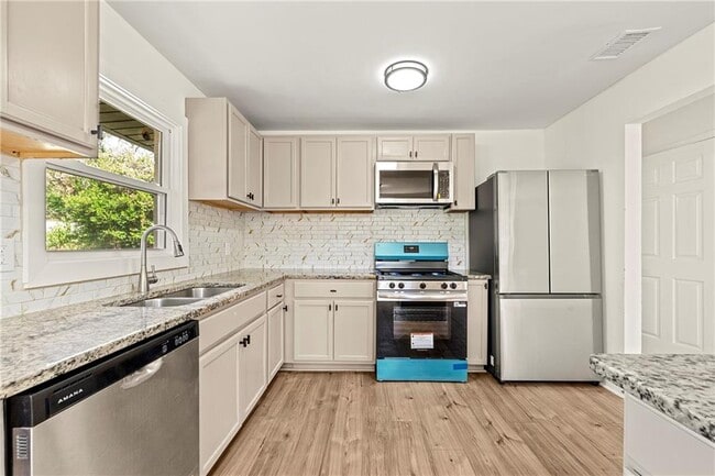 Photo - 3981 Rutgers Dr SW