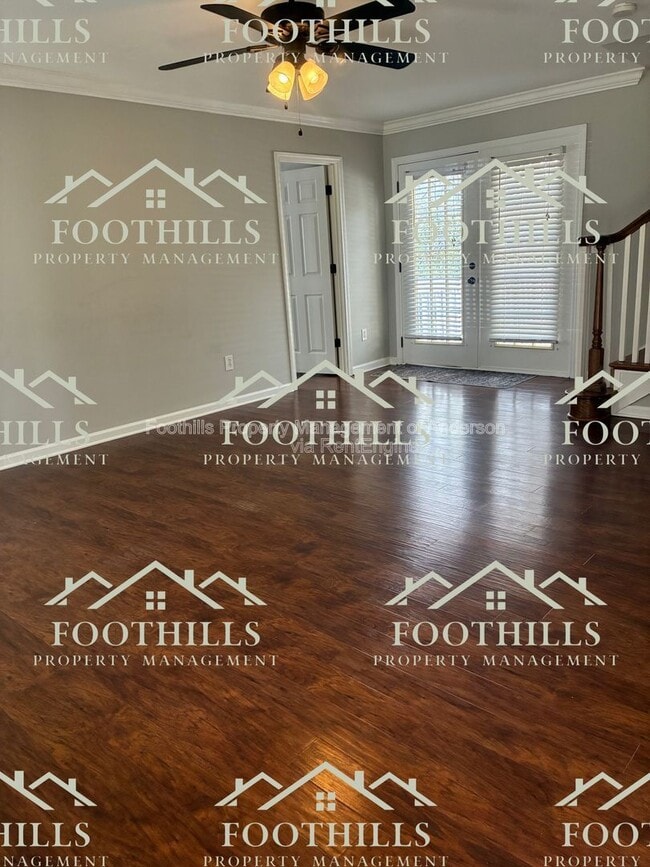 Photo - 115 Crosscreek Dr