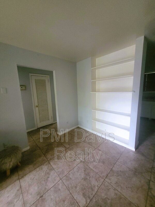 Photo - 2984 Myra St Unit 3