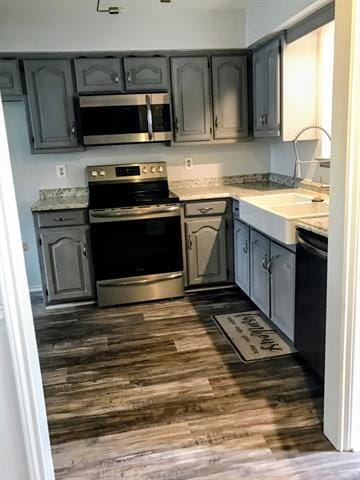 Photo - 304 E 6th St