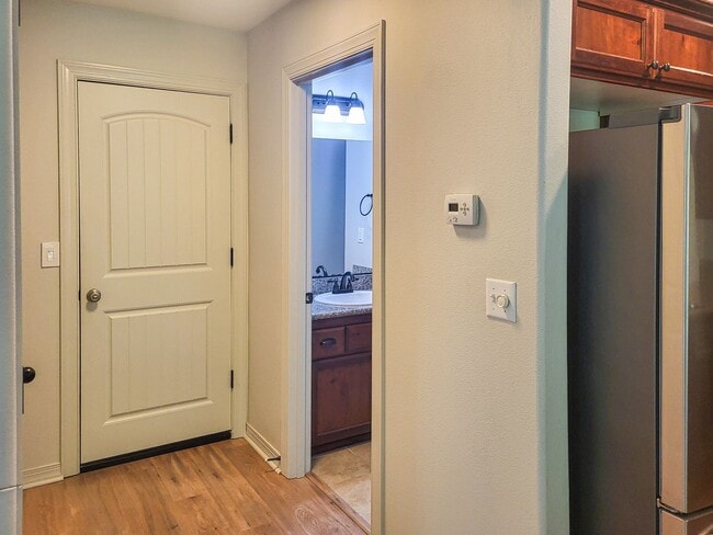 Photo - 407-409 Madrona Ave SE Unit 409