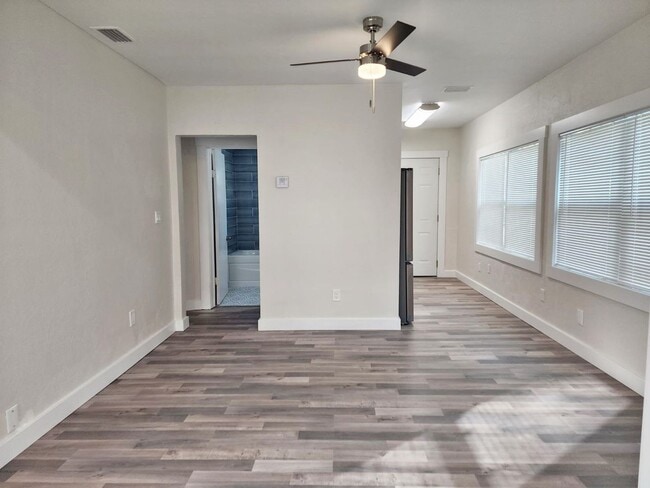 Photo - Quaint Bungalow on the Tangerine Greenway!