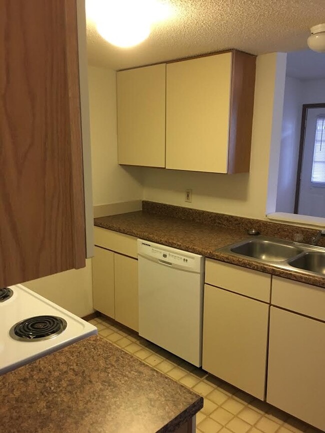 Photo - 220 Mount Hope Ct