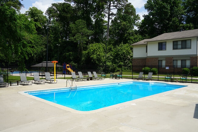 648 Cross Creek