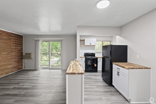 Building Photo - Memorial Heights Rental