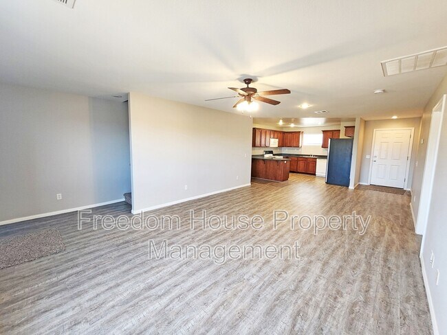 Photo - 200 S Mount Charleston Dr E