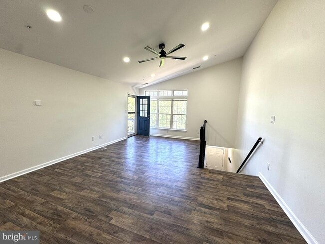 Building Photo - 8704 Cumbria Ct Unit C