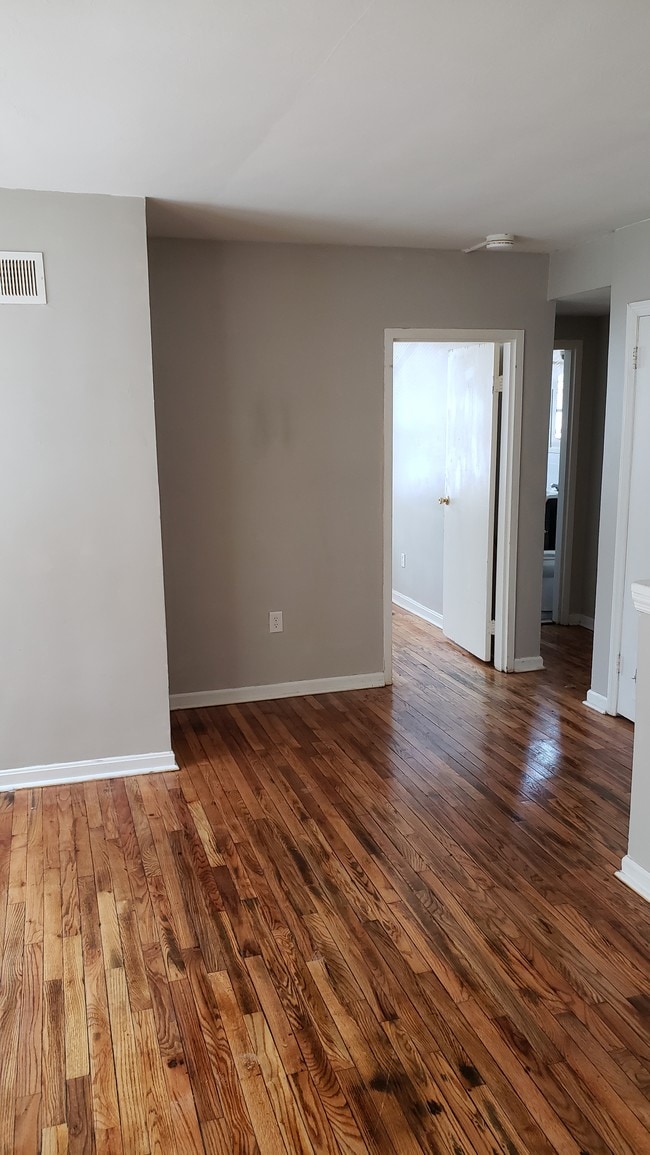 Photo - 4809 Meade St NE Unit 2