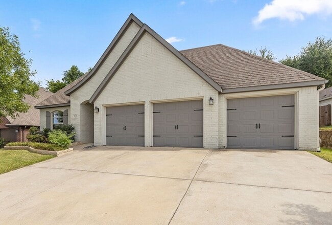Photo - 505 Inwood St