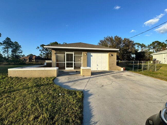 Building Photo - 4616 28th St SW