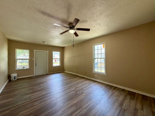 Photo - 2604 Lasker Ave