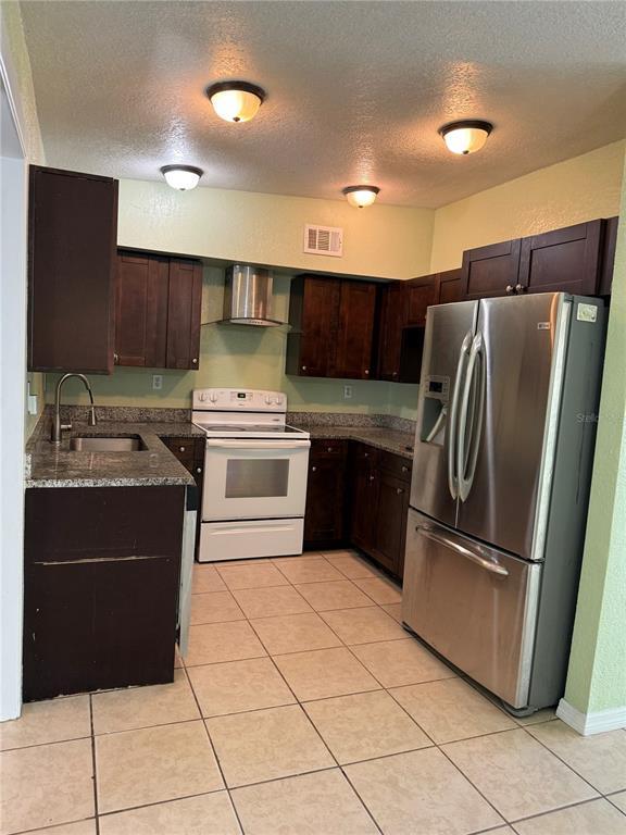 Photo - 720 Manor Dr