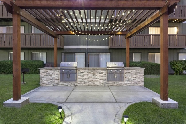 Photo - Pointe at Westlake