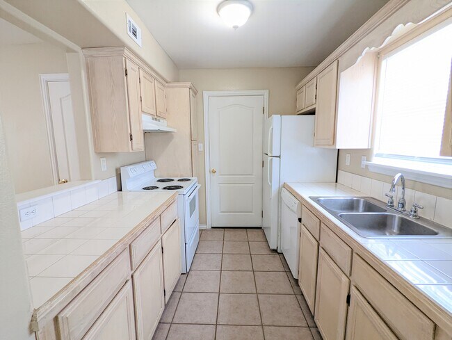 Photo - 2526 Chuparosa Ct Unit #D