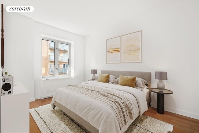 Photo - 41-18 Crescent St