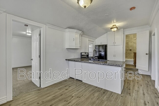 Photo - 741 E Center St