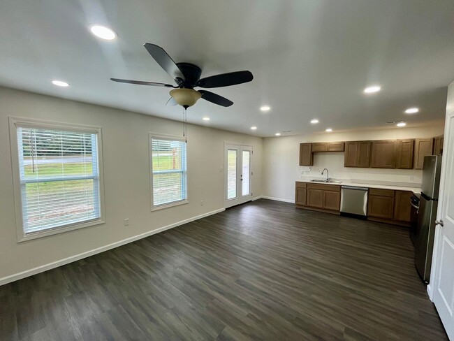 Photo - 146-146 Weise Pkwy Unit W146