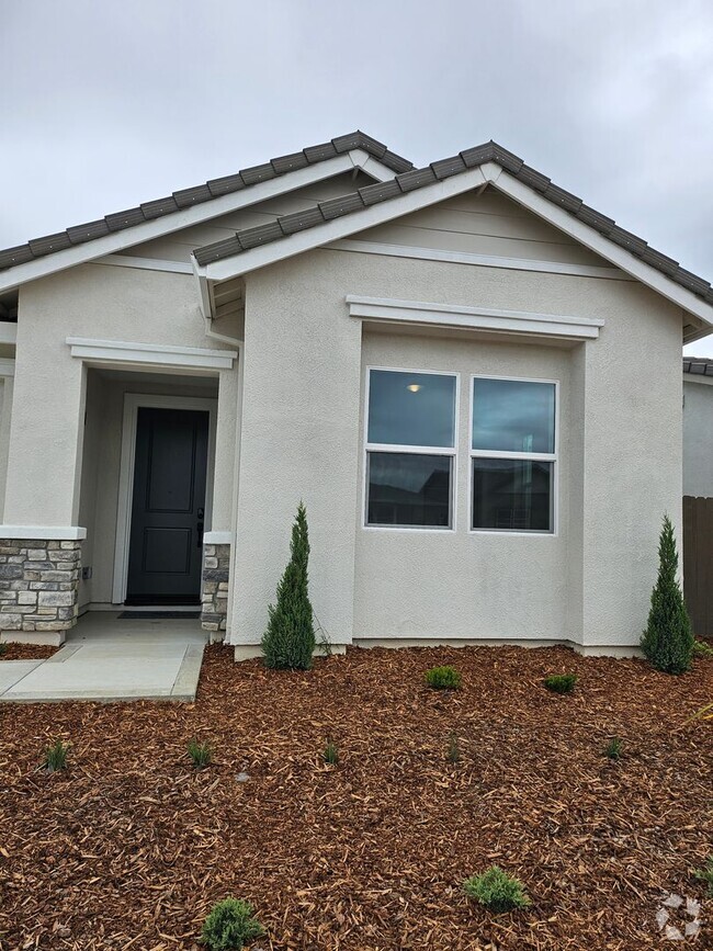 Building Photo - BAND NEW BUILT HOME!!! 3 BEDROOM 2 BATH
