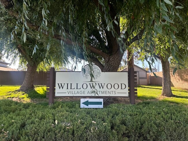 Willow Wood Village - Willow Wood Village Apartments