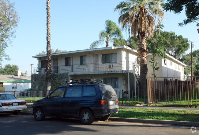 Photo - Loma Vista Apartments