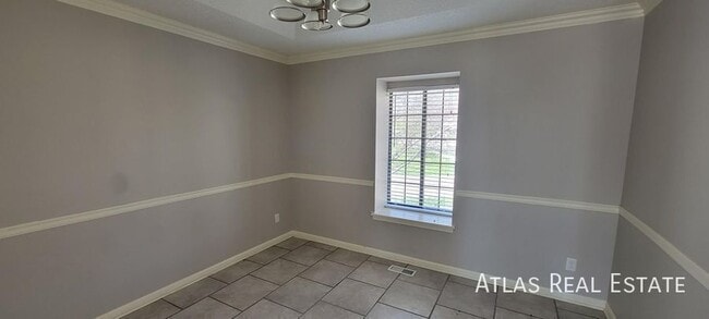 Photo - 301 SE Onyx Dr