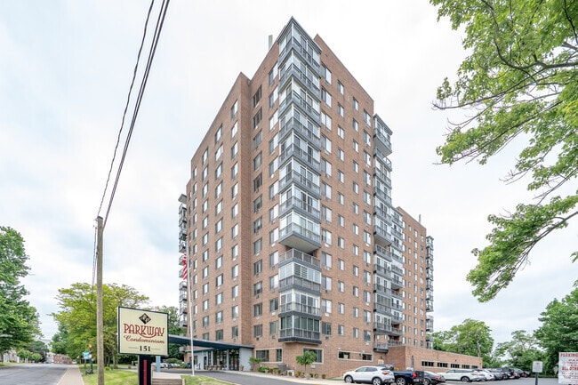 Photo - Parkway Condominiums