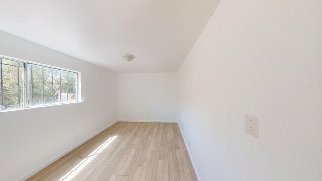 Photo - 1618 99th Ave