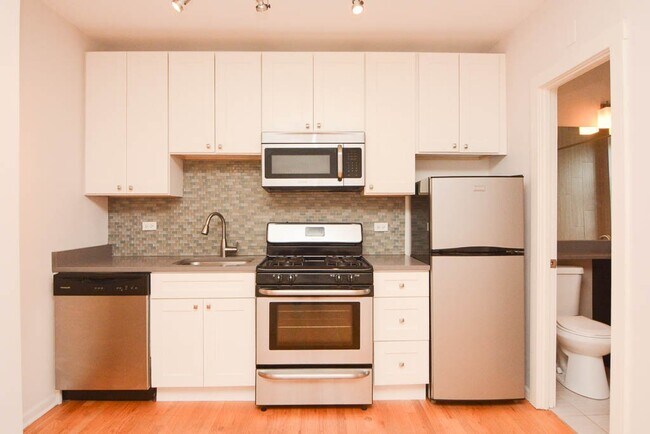 Photo - 2852 W Palmer St Unit 013