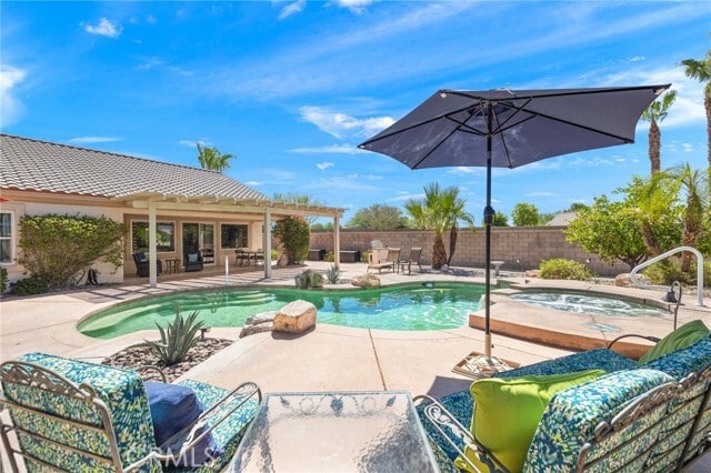 Building Photo - 39371 Blossom Cir