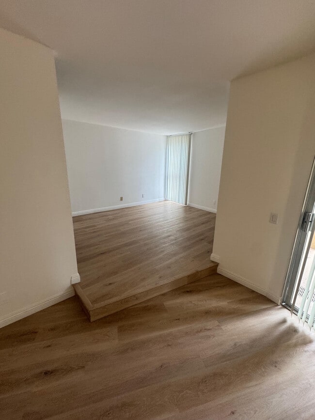 Photo - Santa Monica La Ronda