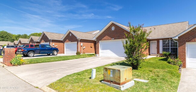 Photo - 4405 Greenfern Way