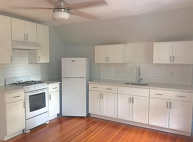 Building Photo - 124 Grant Ave Unit 3
