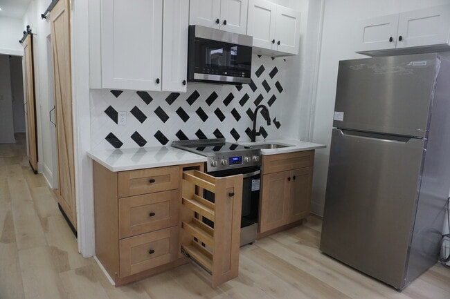 Photo - 1550 Warren St Unit 1